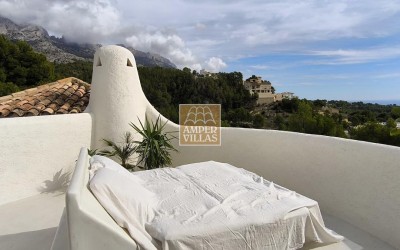 Fantastic villa with panoramic sea views.
